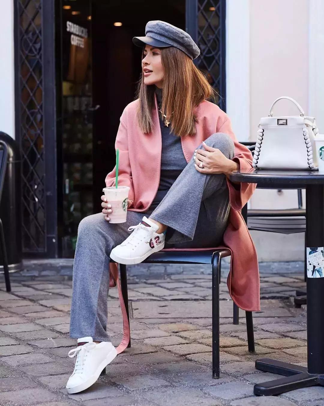 运动鞋怎么搭配大衣,韩国大衣运动鞋搭配