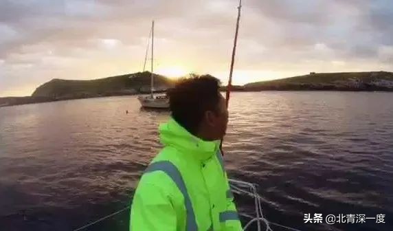 卖房航海、穿越雷暴、五十天未上岸：船长韩啸和他的圆梦之旅