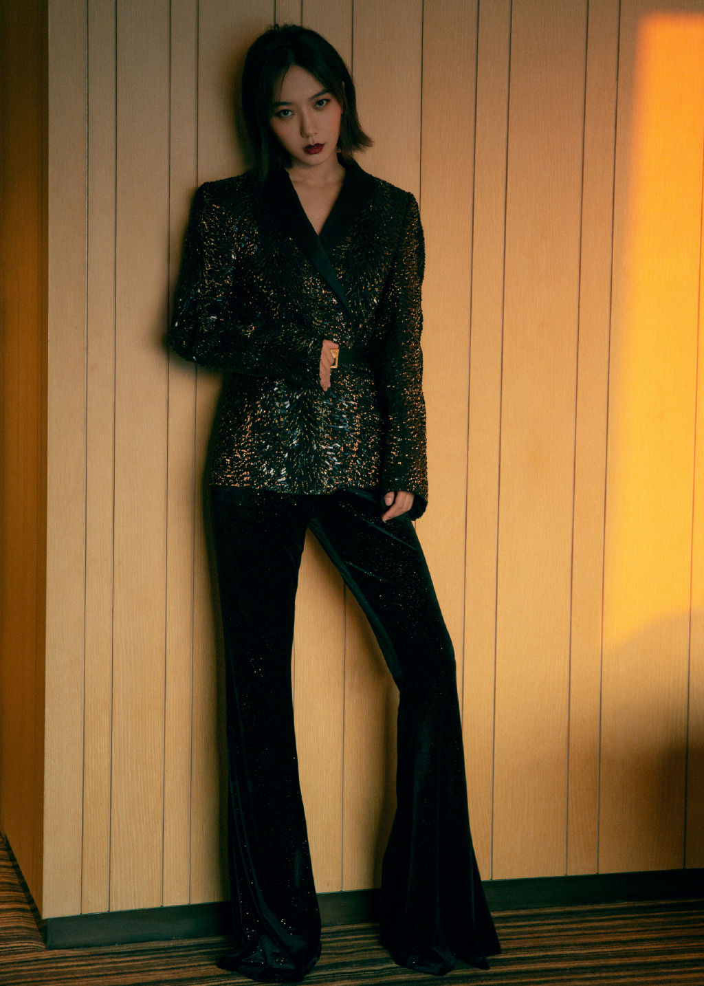 北京才2度，费加罗盛典女星一个比一个穿得少，PS前后郑爽最吓人