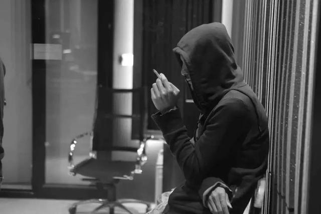 朴树生活有时候就像炼狱一样,朴树说自己经历了一个复杂的人生