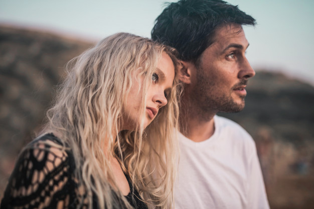 聊得好好的男人突然断联怎么办,想挽回卑微纠缠突然断联正确吗