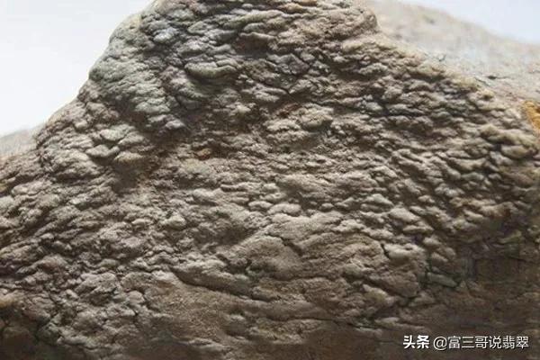 翡翠皮壳赌石视频,翡翠赌石皮壳图解