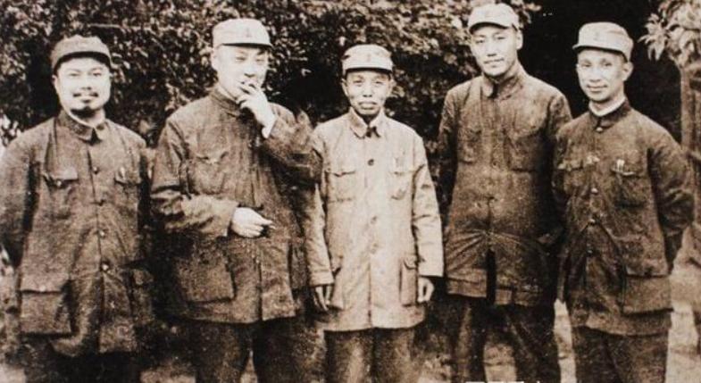 43年陈毅带来自产香烟“飞马”，主席边抽边说：“飞马”劳苦功高