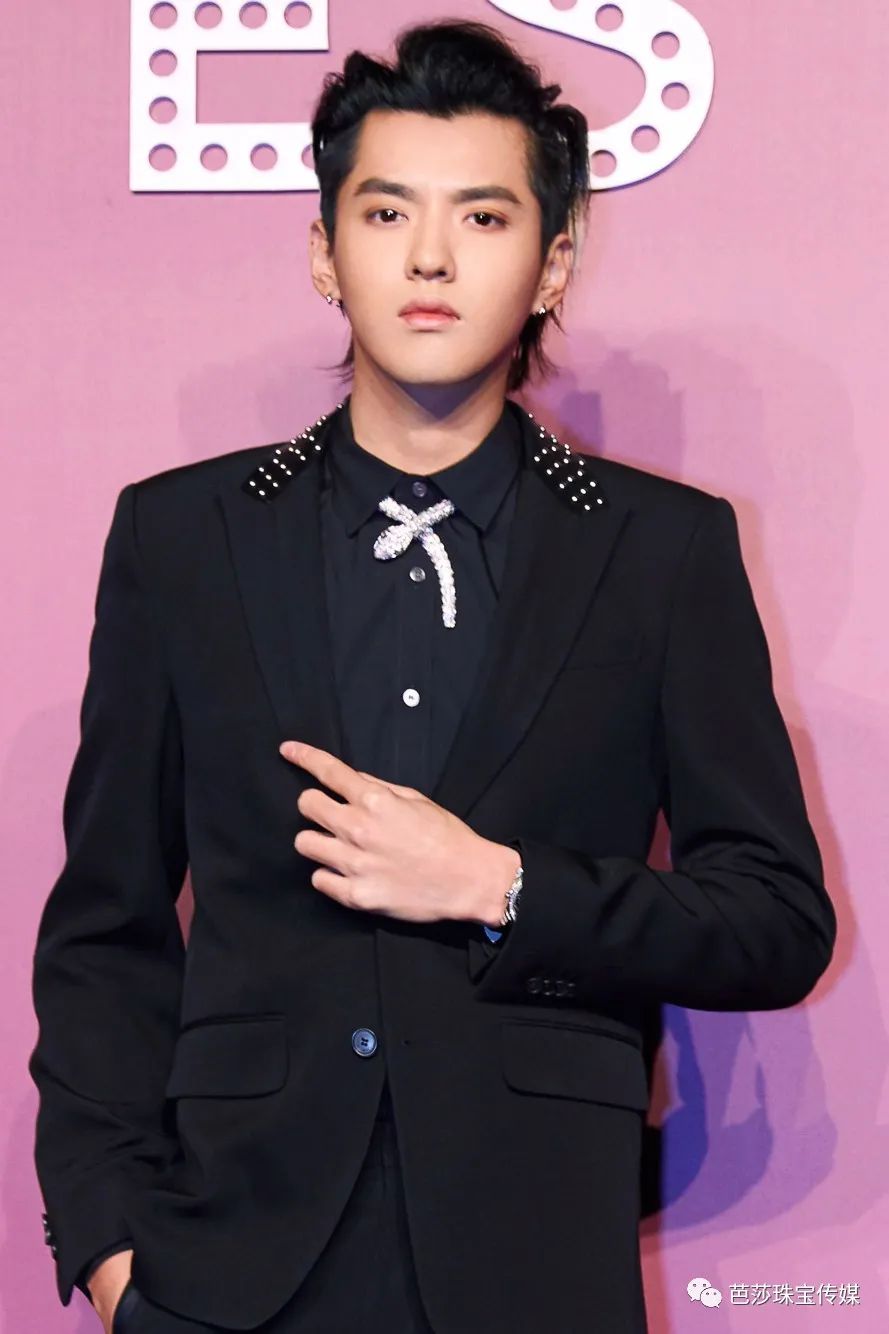 撞衫撞物尴尬瞬间,撞衫撞鞋子有点尴尬