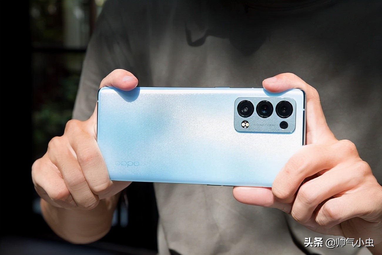 视频拍摄最佳辅助工具：手机云台该怎样选择？