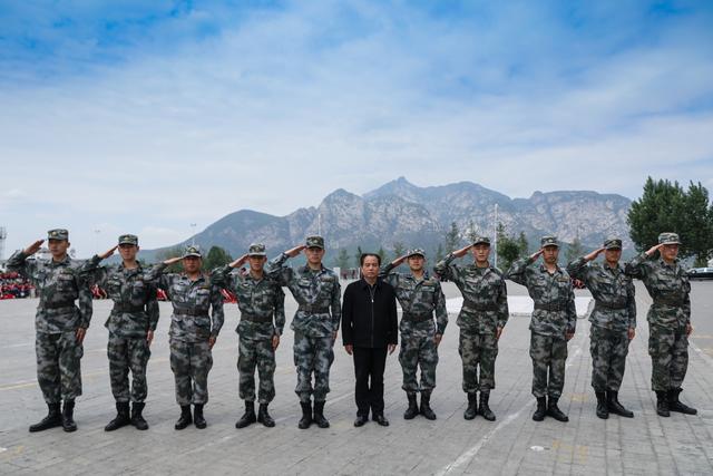 无奋斗不青春部队视频,无奋斗不青春陆军