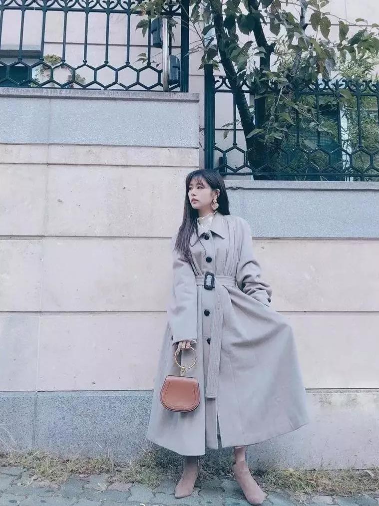 孔孝真同款衬衫豹纹绿色,孔孝真穿搭都是什么品牌