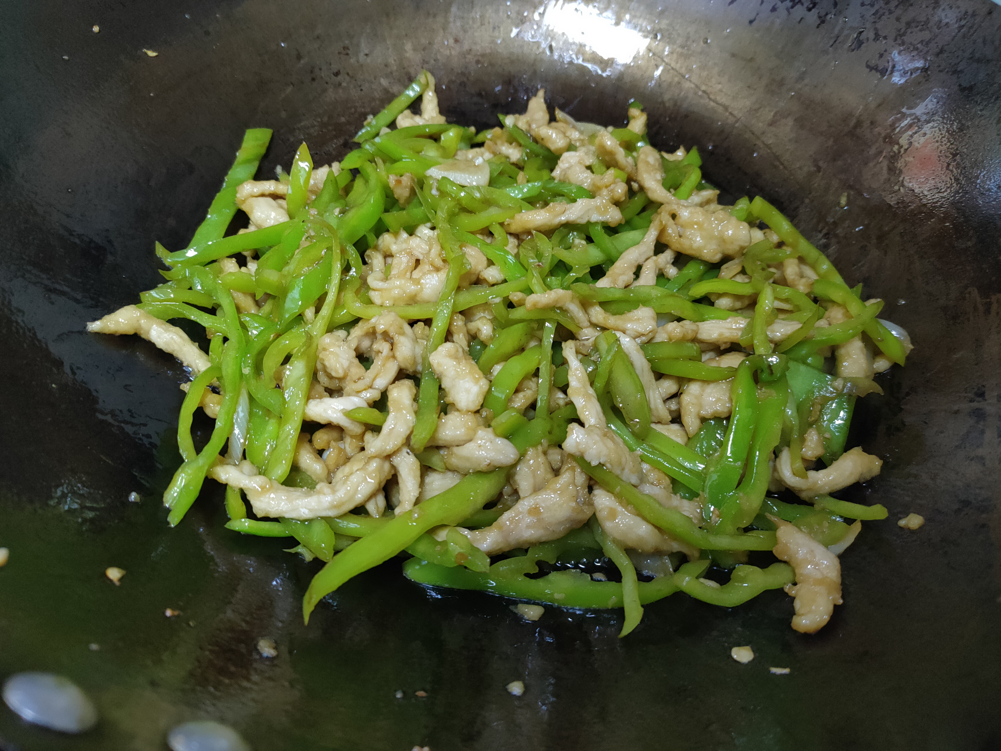 炒肉的技巧怎么才能不粘锅和熟透,炒肉时怎样做肉才不柴