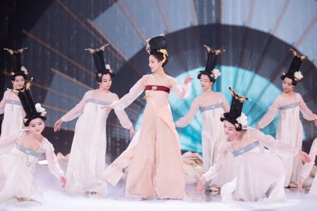 消费红包、惊喜礼品等你拿!今晚七点相约花语路,精彩预告看这里