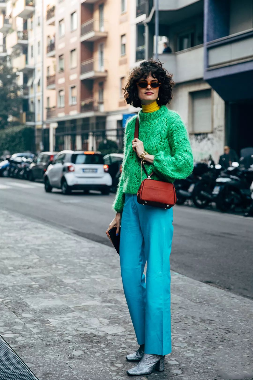 毛衣和卫衣哪个时尚一点好,卫衣与毛衣哪款好看