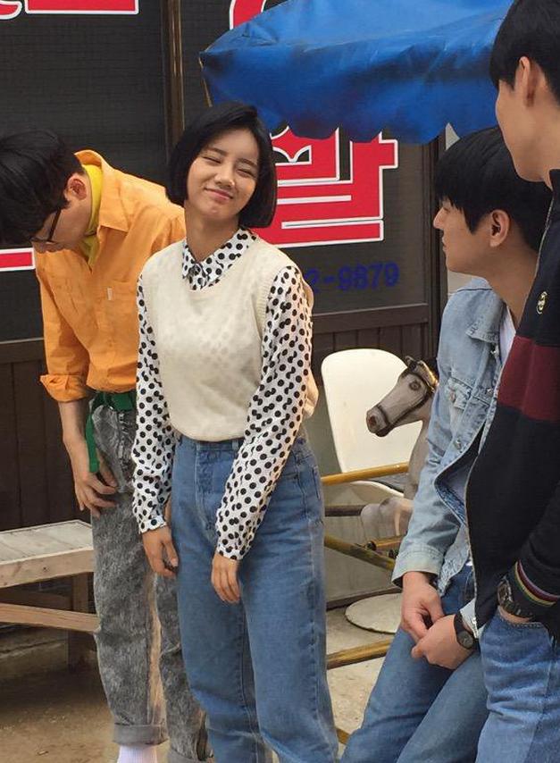 请回答1988德善所穿什么颜色毛衣,请回答1988德善所穿什么毛衣