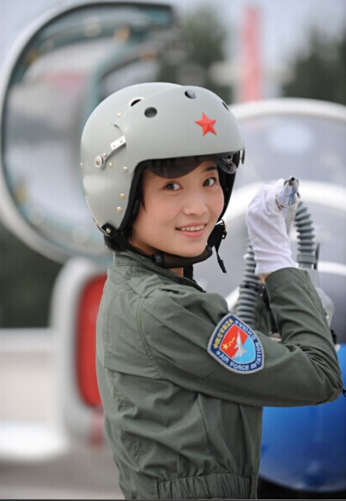 飞行训练时突发事故余旭跳伞失败,飞行员余旭跳伞了为什么没有成功