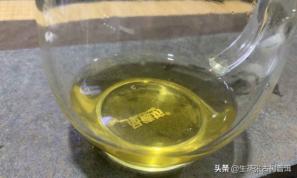 普洱茶南糯山古树茶采摘,六大茶山03年南糯山普洱茶