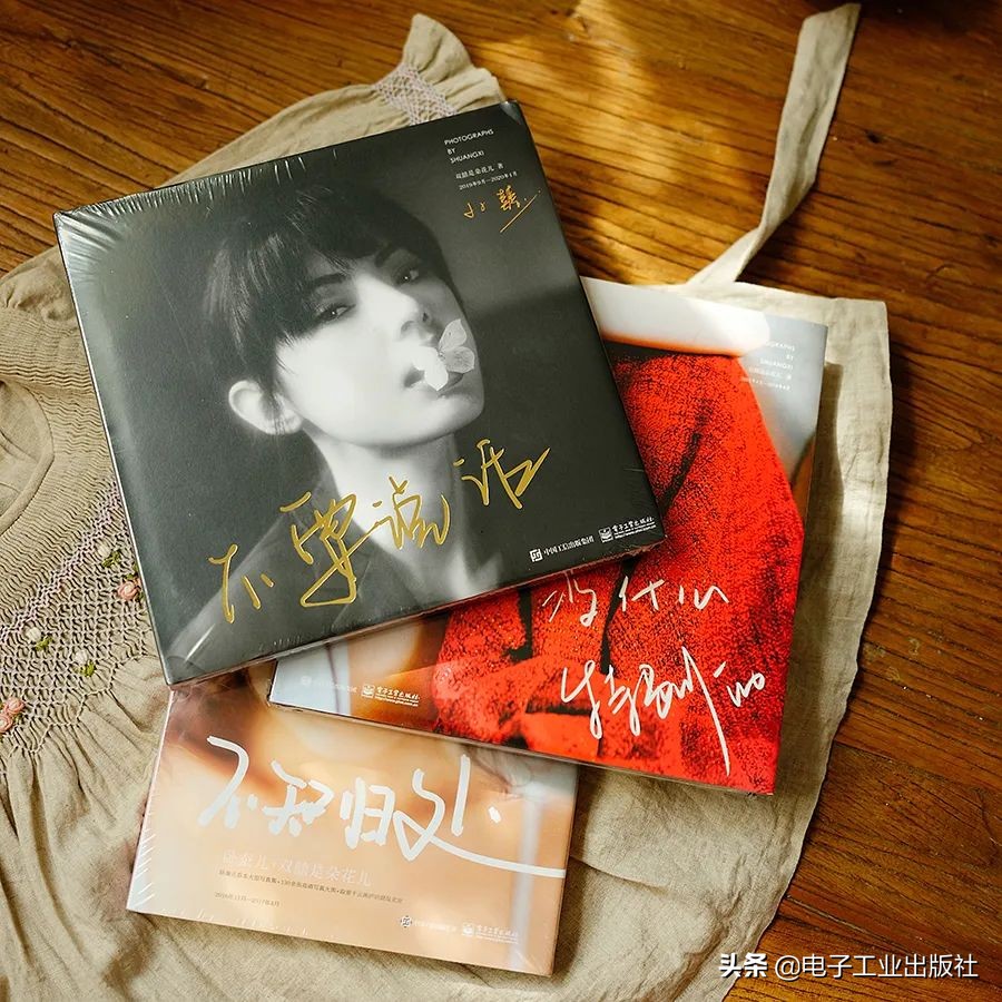 简单复古高级感写真,又纯又撩人的复古风文艺写真