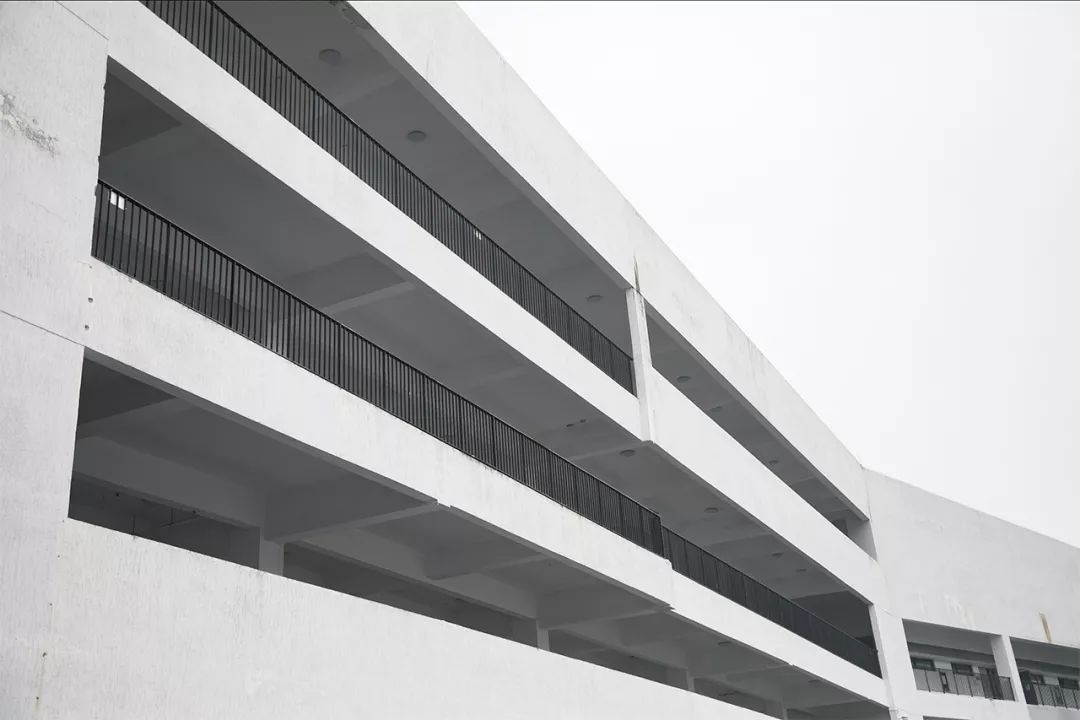 深圳有个建在“空中”的大学，拍照美到爆！