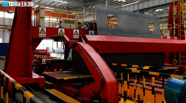 洒水车是怎么制作的,洒水车水罐安装教程