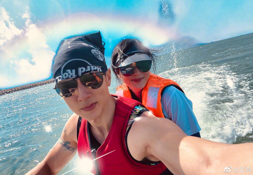 吴尊户外旅游,吴尊海边