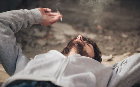 老烟民抽烟注意事项,老烟戒不掉