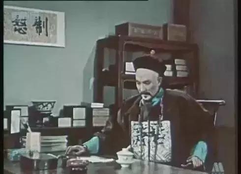 适合写在课桌上的座右铭,上学时写在课桌上的座右铭