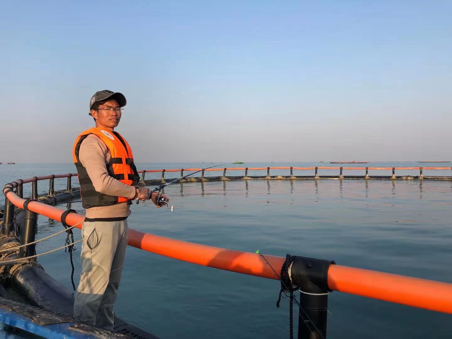 初次出海钓鱼的视频,钓鱼人第一次出海钓鱼