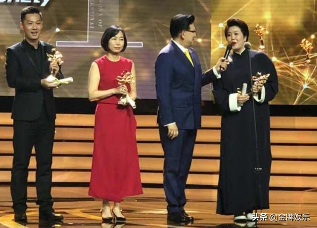 第24届白玉兰主持人曹可凡,陈辰曹可凡主持第29届白玉兰奖