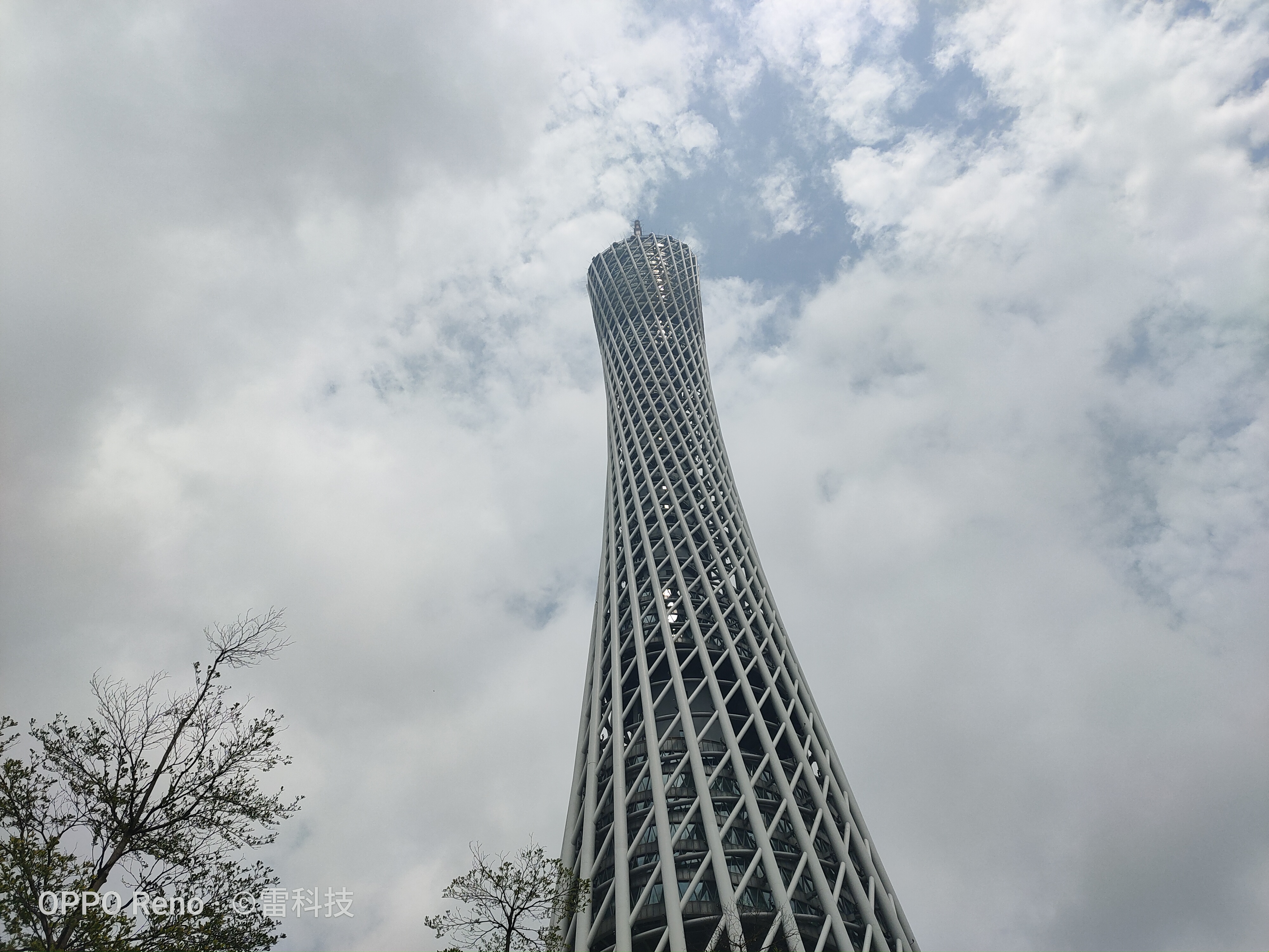 opporeno6和reno6pro哪个好,opporeno5pro+和reno6pro