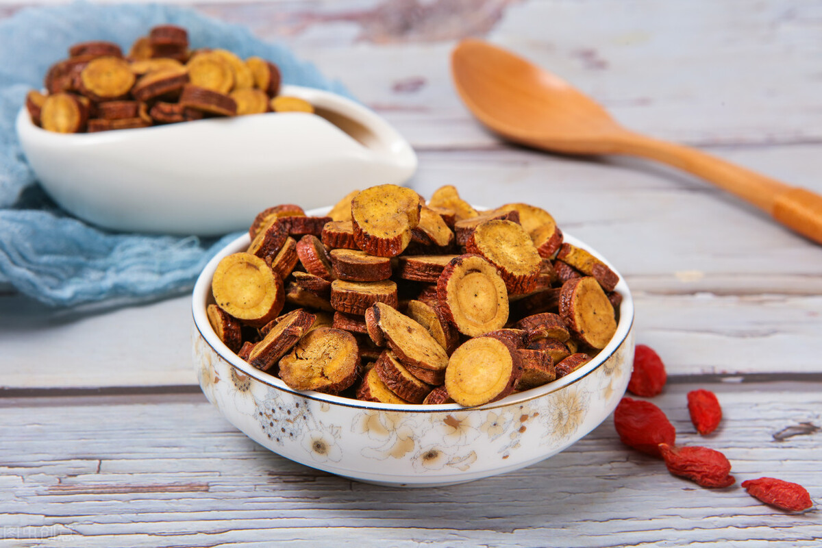 中兽医中常见的药材,中药材与常见草药的不同之处