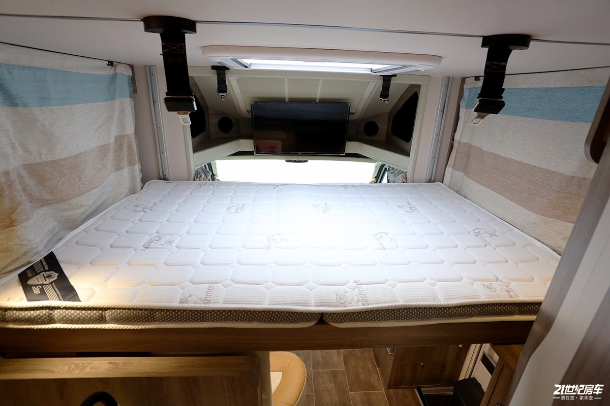 霍夫勒逸翔房车小额头,霍夫勒逸翔小顶房车