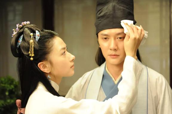 万茜与刘璇,万茜回应与刘璇撞脸