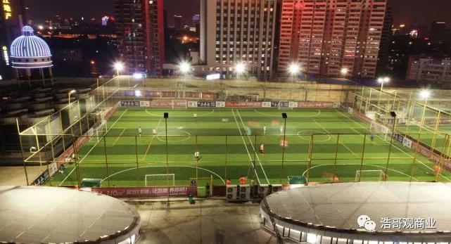 武汉在建专业足球场,武汉屋顶球场