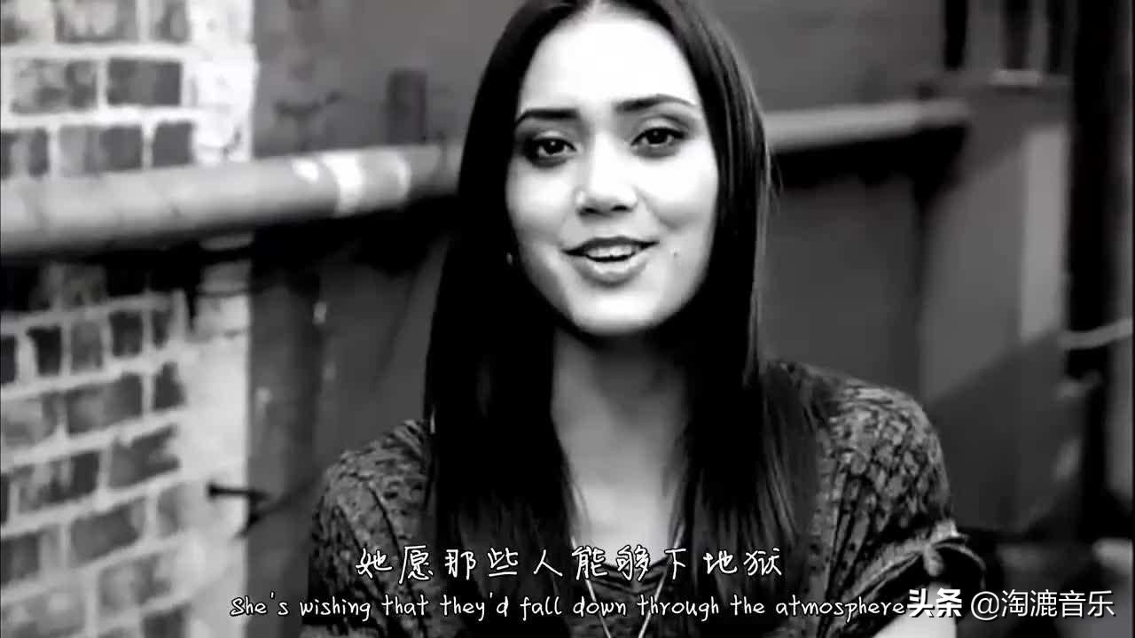 优美的旋律中带着一丝丝的感伤,欢快的音乐也掩盖不了内心的忧伤