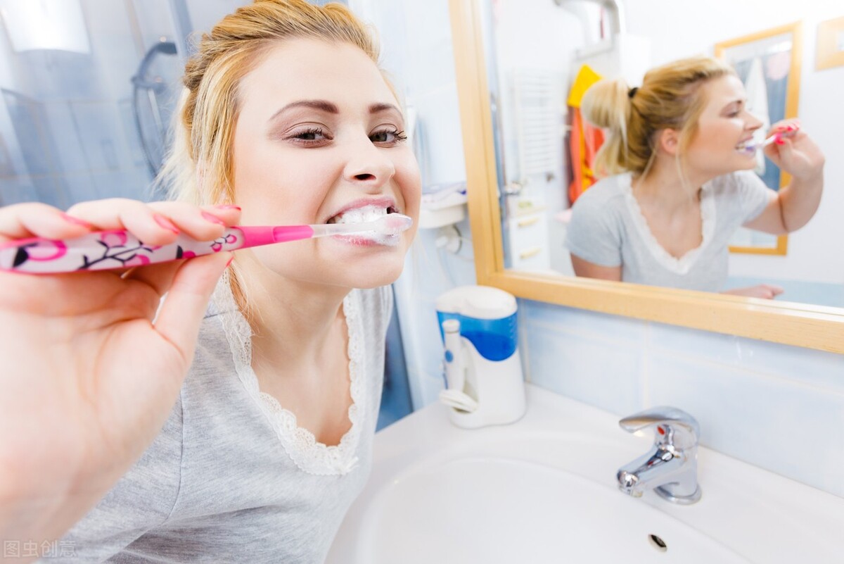 牙龈肿痛口含冷水会好点,牙龈肿痛多喝点白开水会好吗