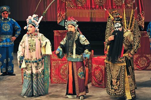 关于如何识脸谱,京剧脸谱看人物