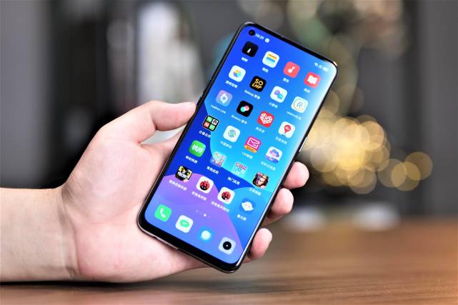 推荐三款值得买的百元机,千元机千万别选这三款