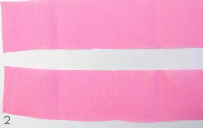 用手工纸做出来的花型装饰,软皱纹纸手工花