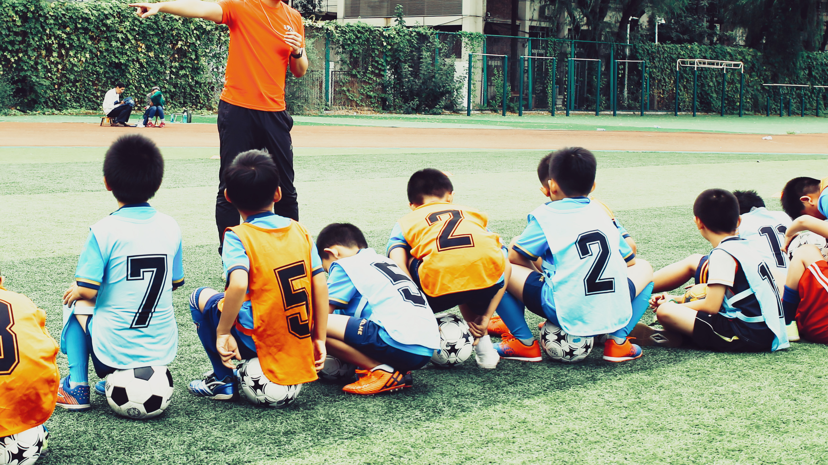 国外青训足球教案,青训足球教学零基础教案