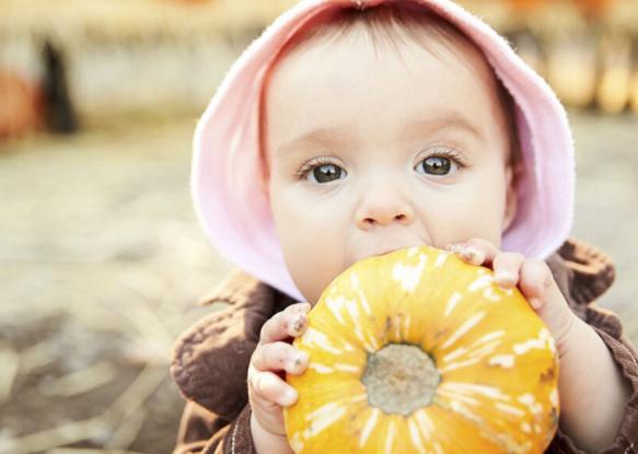 502胶水宝宝喝了怎么样,一岁宝宝吃到502胶水怎么办