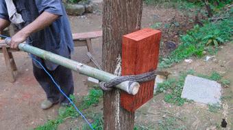 【设计篇】61岁中国大爷火爆外媒！“玩”木头让上亿老外看傻眼！