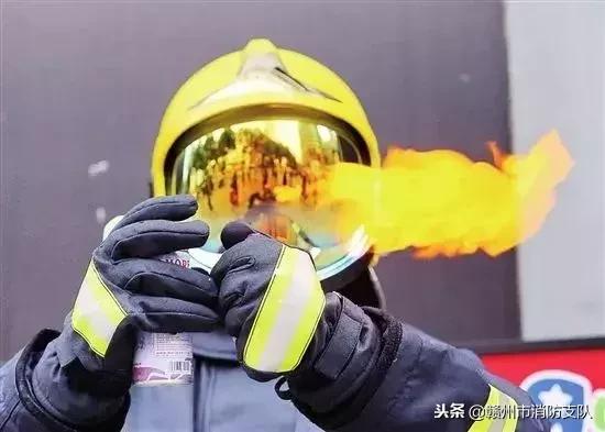 圣诞树彩灯引发火灾,圣诞树大火的后果