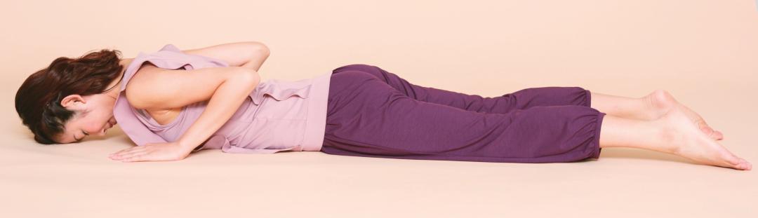 适合更年期女性的瑜伽动作,躺着做的女性更年期瑜伽