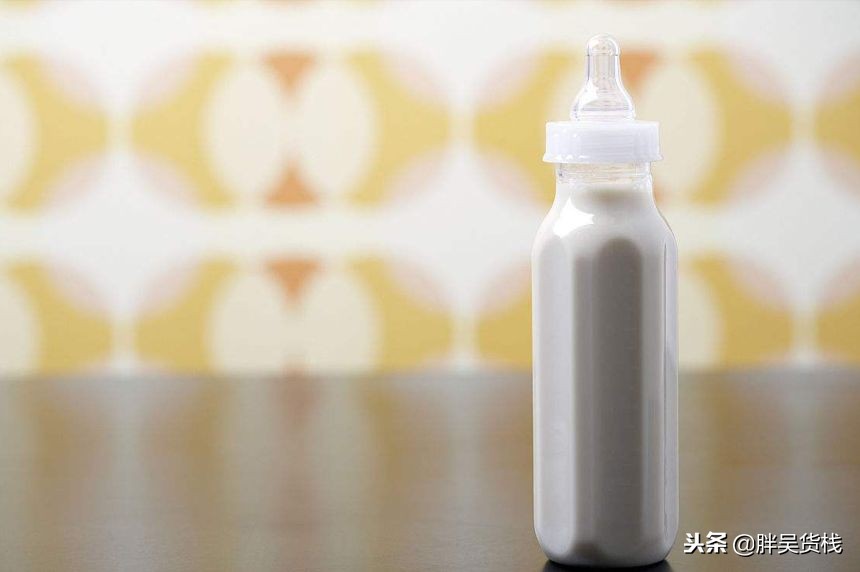 营养成分比较高的牛奶,比较接近母乳的牛奶