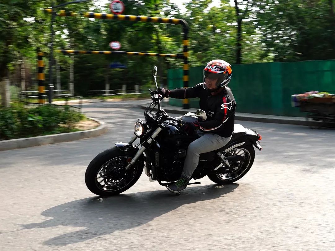 奔达原驰兽400二手价格8000公里,奔达原驰兽400和fun2的区别