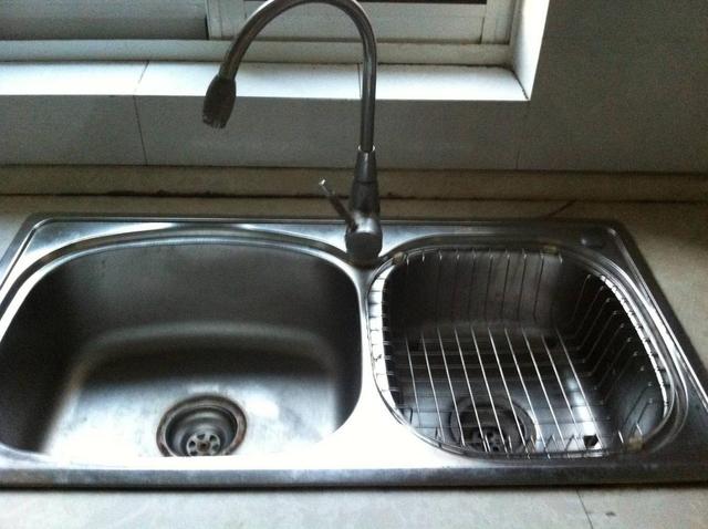 水槽边玻璃胶怎样能不发霉,水槽玻璃胶发黑怎么处理