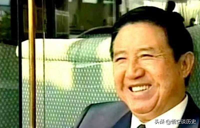 王锡爵驾机回国纪录片解密,机长王锡爵个人简介