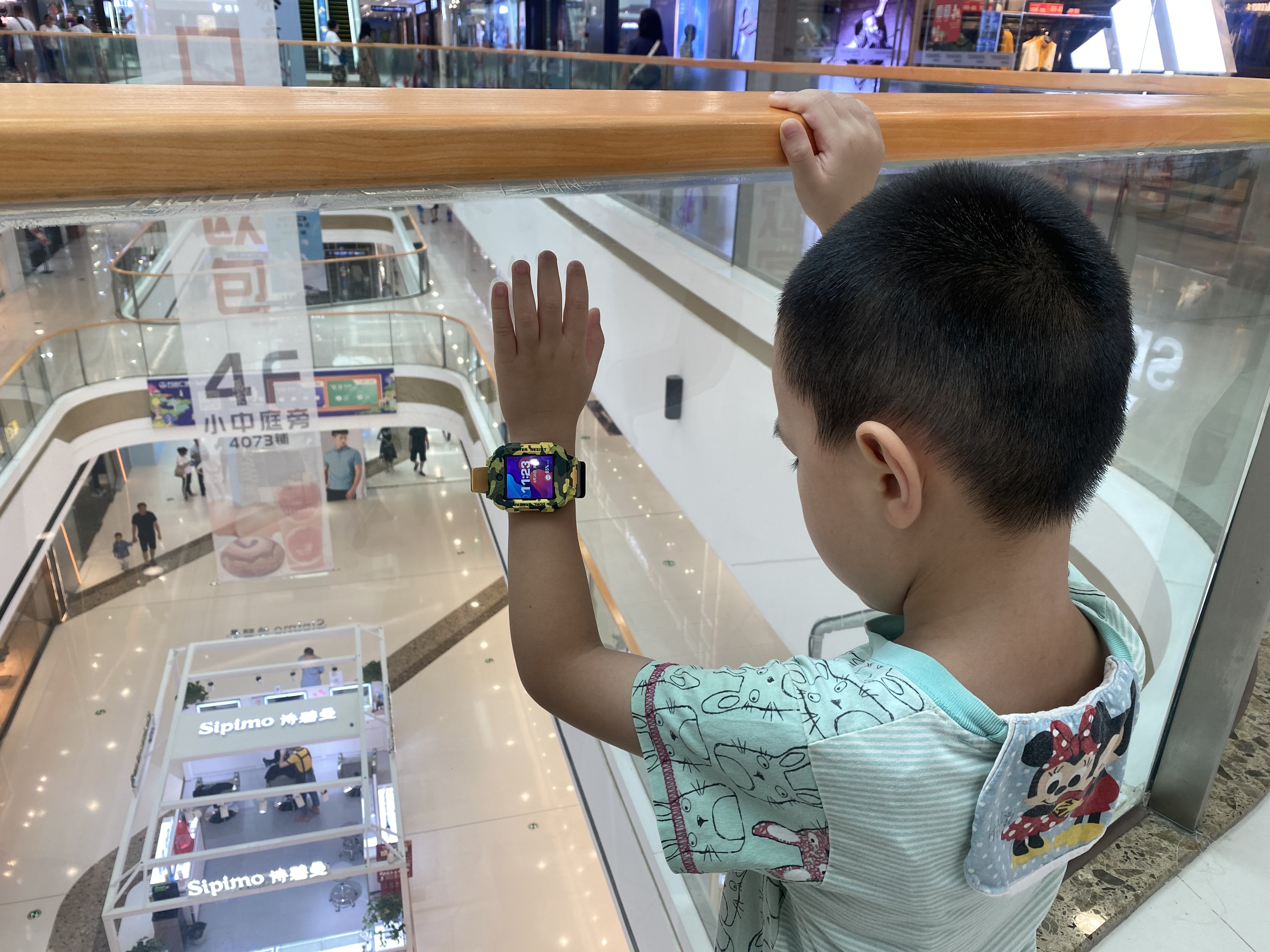 3608xs和小天才q1r手表哪个好,儿童手表360好还是小天才好