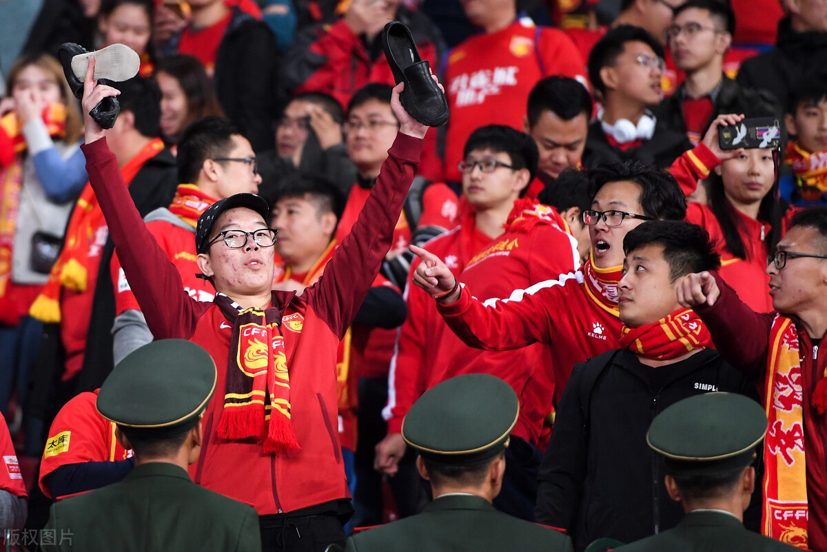 反对发行中超联赛足*彩球**票