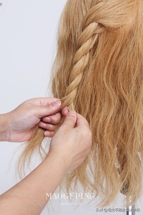 想要扎高马尾好看要怎么剪,学生党怎么扎低马尾简单好看