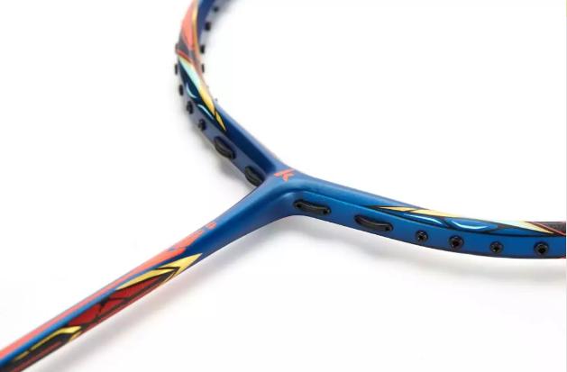 羽毛球新手必看常见羽毛球盘点,羽毛球拍知识参数科普