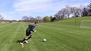 足球临门一脚训练,足球训练中怎么提高头球防守