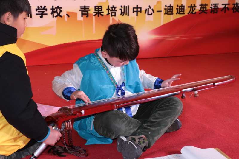 社区举办颂党恩迎新春文艺演出,和兴镇弘扬孝道文化文艺汇演